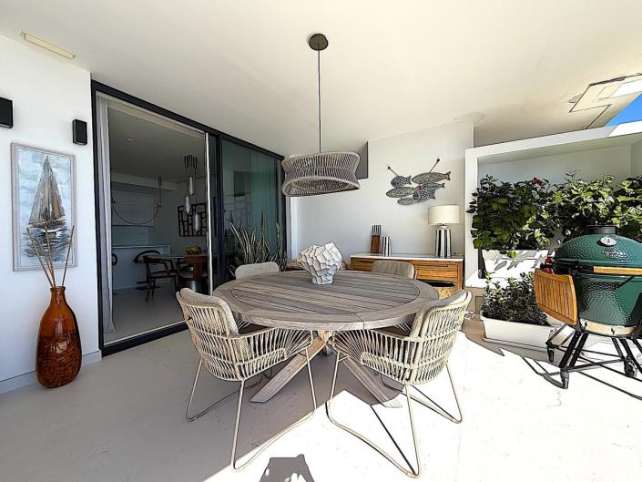 Image No.15-2 Bed Property for sale