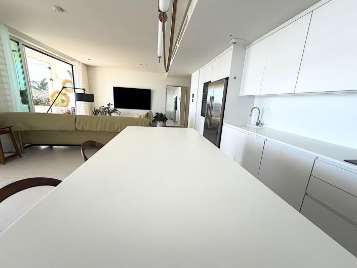 Image No.18-2 Bed Property for sale