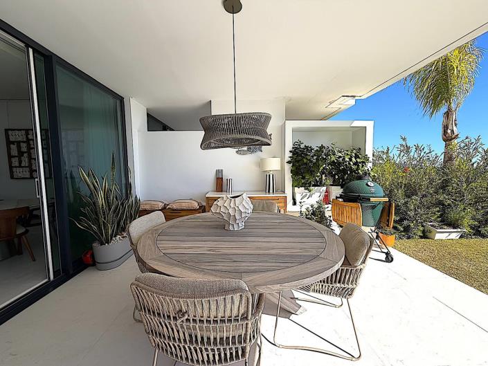 Image No.25-2 Bed Property for sale