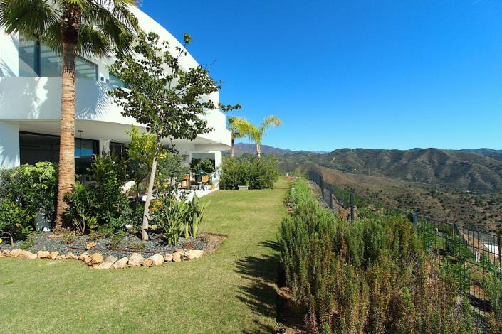 Image No.42-2 Bed Property for sale