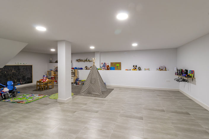 Image No.14-3 Bed House for sale