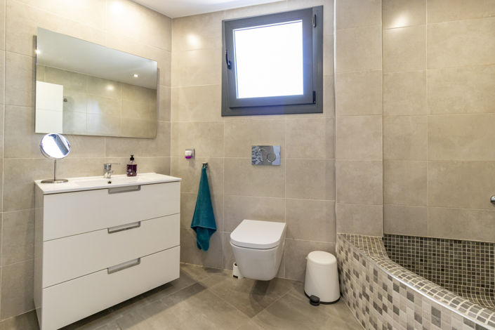 Image No.25-3 Bed House for sale