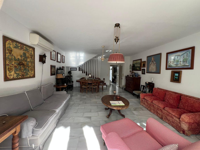 Image No.20-3 Bed Townhouse for sale