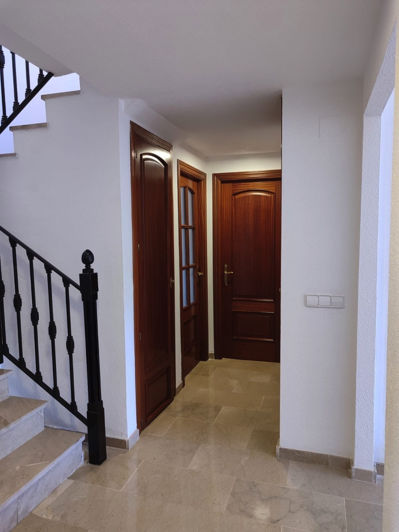 Image No.27-3 Bed Property for sale