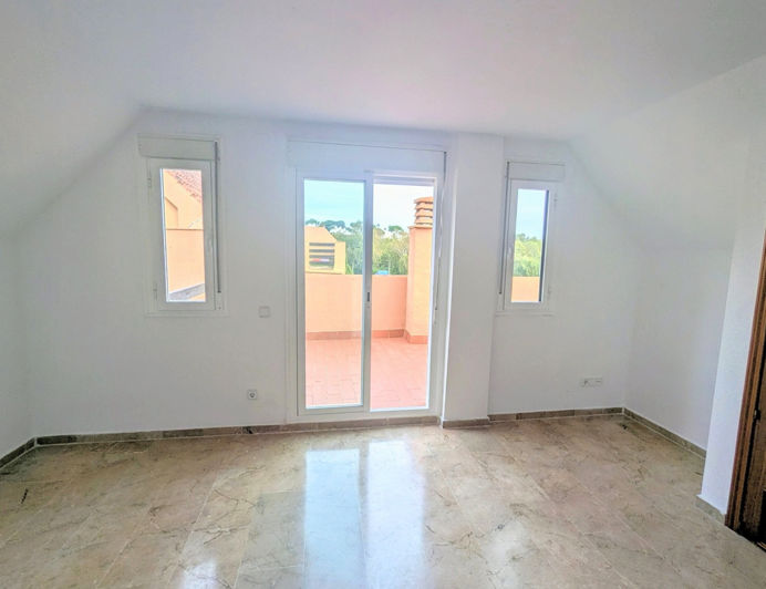 Image No.3-3 Bed Property for sale