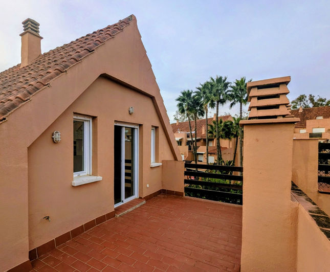 Image No.30-3 Bed Property for sale