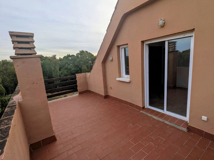 Image No.32-3 Bed Property for sale