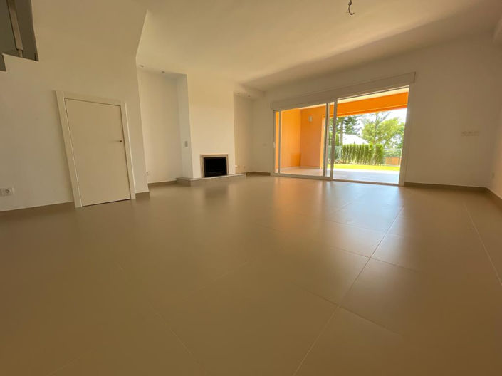 Image No.6-3 Bed Townhouse for sale