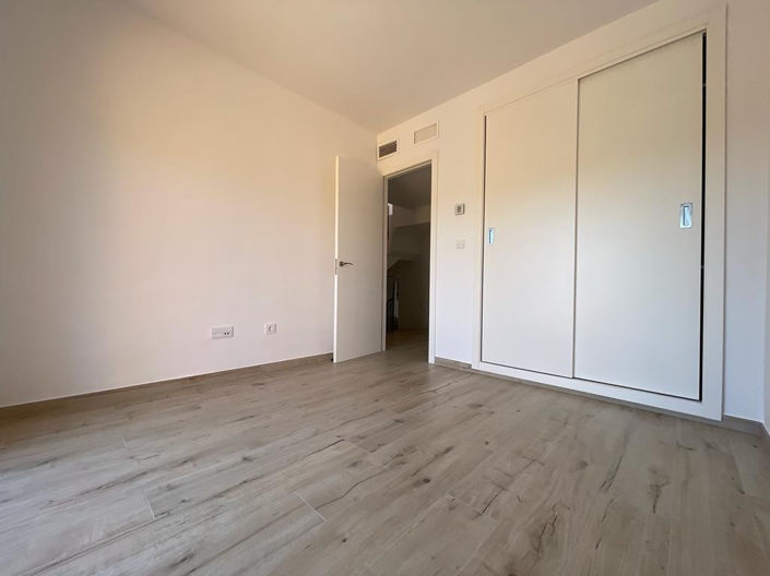 Image No.9-3 Bed Townhouse for sale
