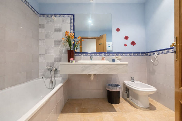 Image No.10-3 Bed Apartment for sale