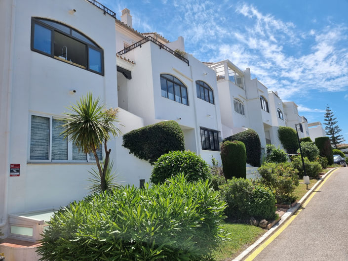 Image No.2-3 Bed Property for sale