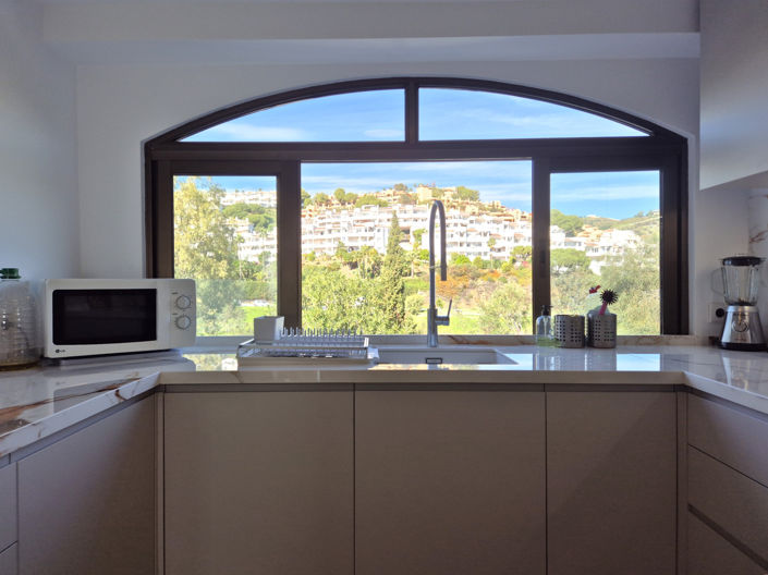 Image No.6-3 Bed Property for sale