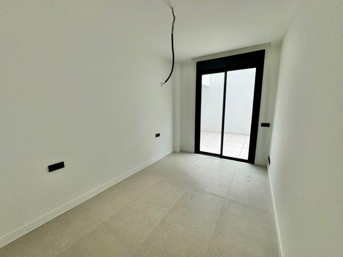 Image No.17-3 Bed Apartment for sale
