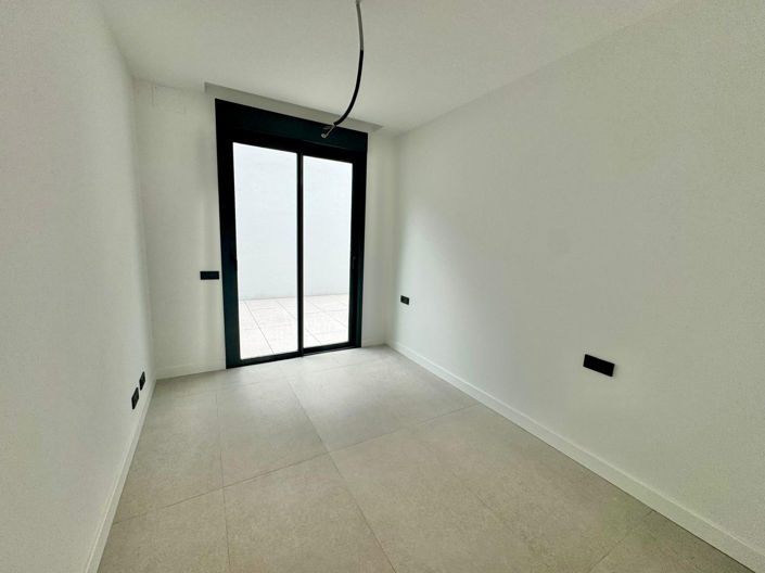 Image No.20-3 Bed Apartment for sale