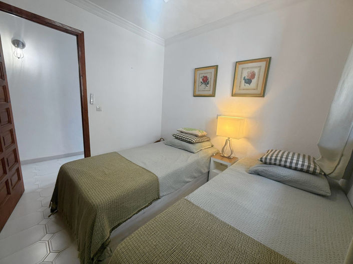 Image No.24-3 Bed House for sale