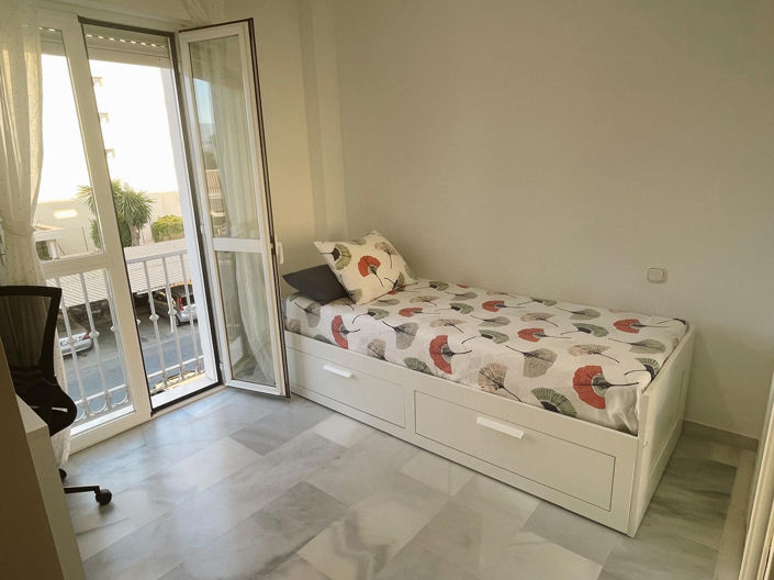 Image No.19-3 Bed Townhouse for sale