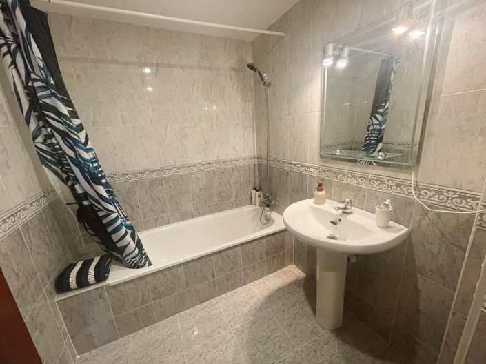Image No.20-3 Bed Townhouse for sale