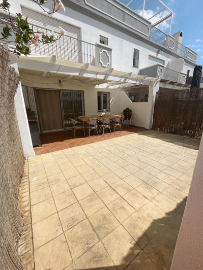 Image No.29-3 Bed Townhouse for sale