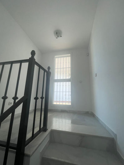Image No.39-3 Bed Townhouse for sale