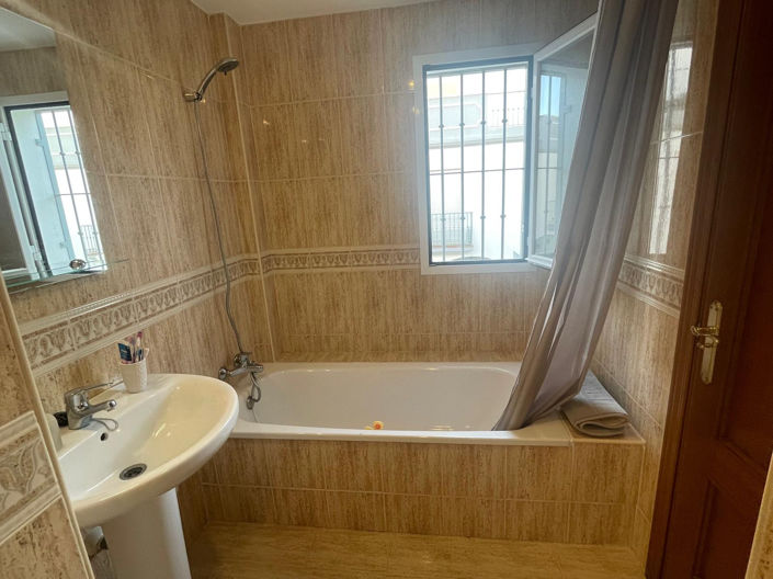 Image No.43-3 Bed Townhouse for sale