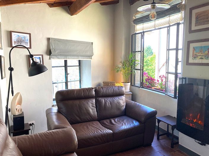 Image No.13-2 Bed Property for sale