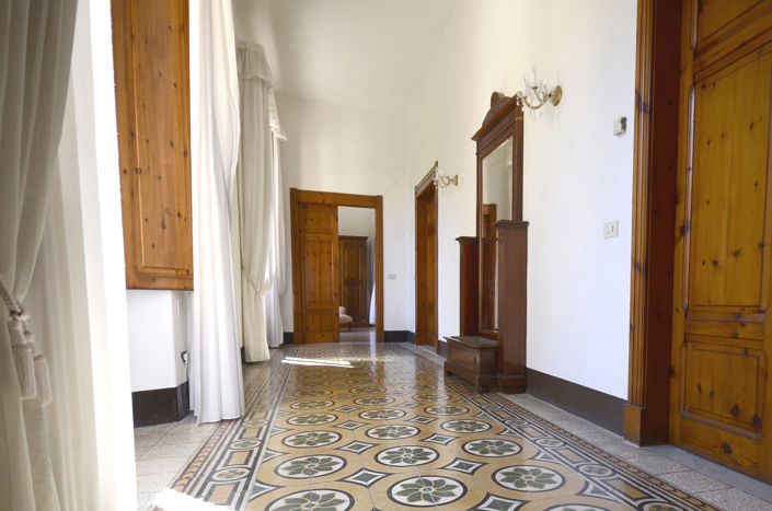 Image No.12-6 Bed Villa for sale