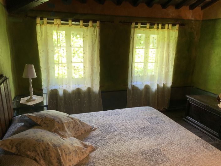 Image No.28-5 Bed Property for sale