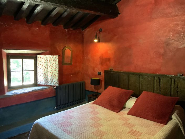 Image No.10-5 Bed Property for sale