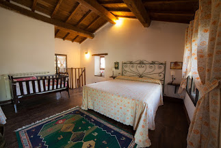 Image No.19-6 Bed Property for sale