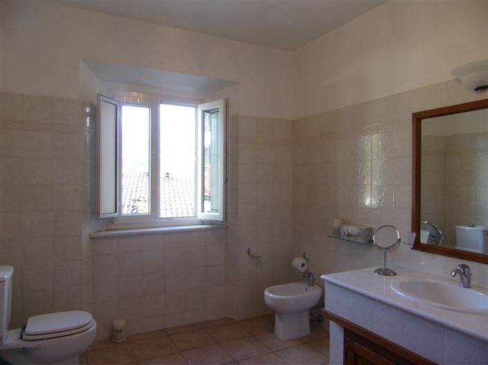 Image No.5-Propriété de 5 chambres à vendre à Bagni di Lucca