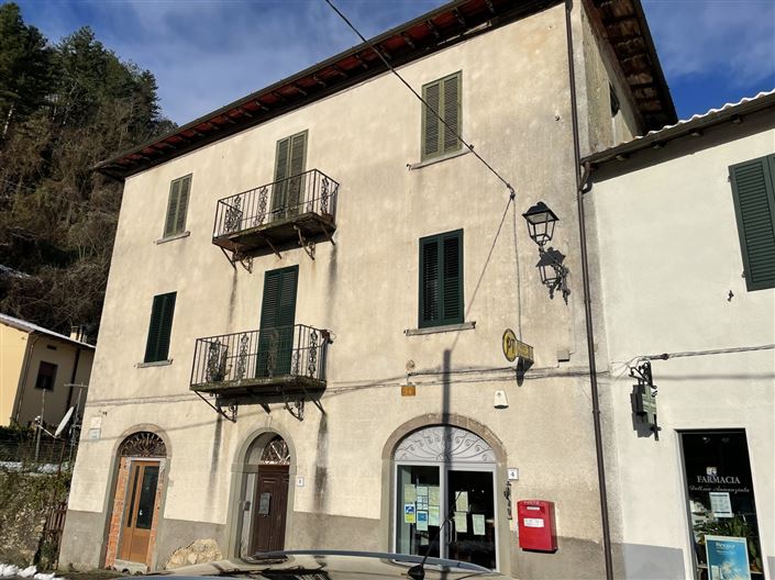 Image No.1-Propriété de 3 chambres à vendre à Gallicano