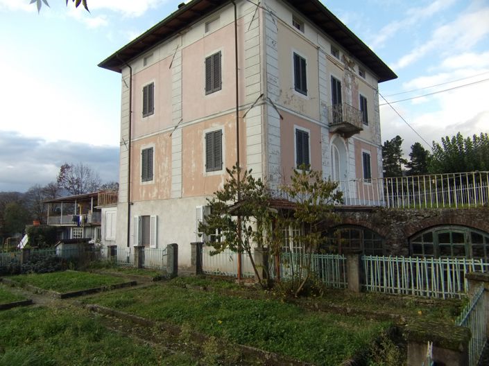 Image No.2-8 Bed Villa for sale