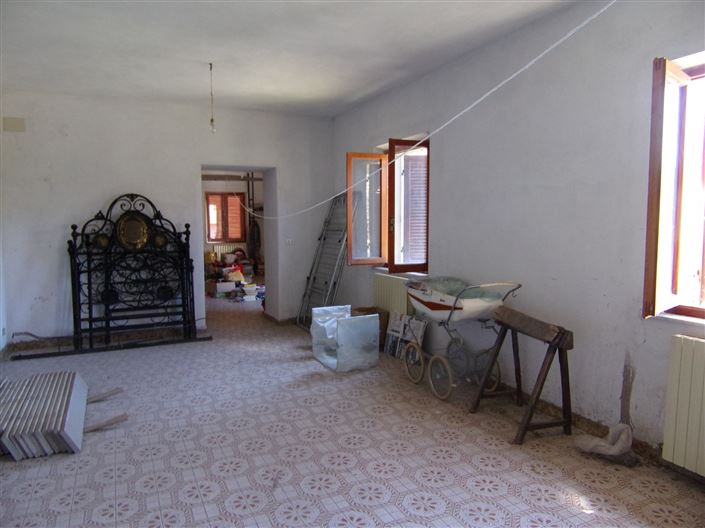 Image No.7-Propriété de 3 chambres à vendre à Gallicano