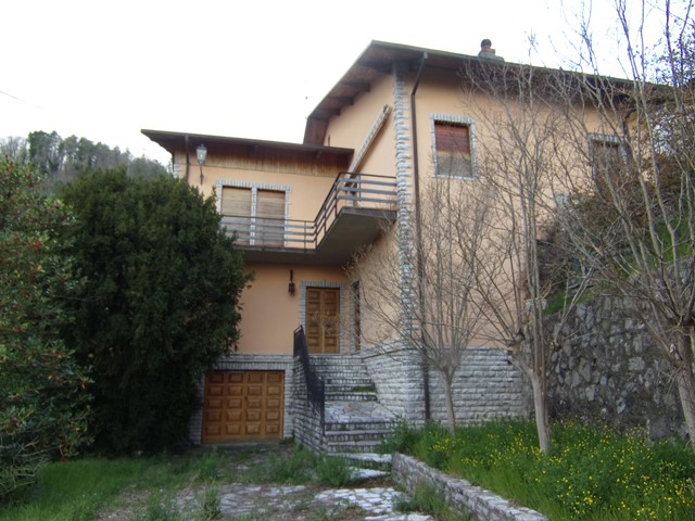 Image No.1-3 Bed Property for sale