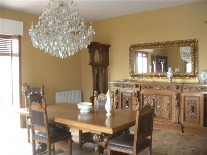 Image No.5-3 Bed Property for sale