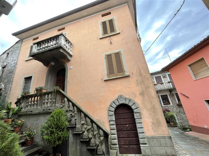 Image No.1-Propriété de 3 chambres à vendre à Gallicano
