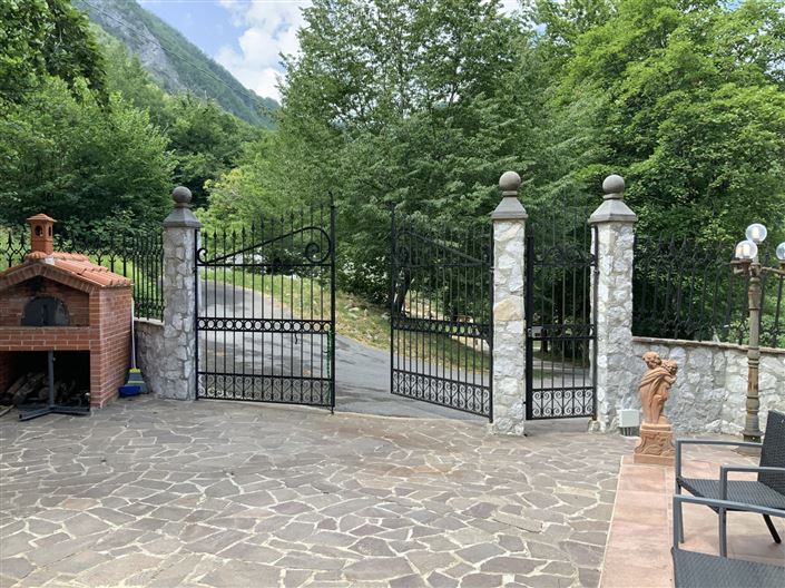 Image No.29-4 Bed Property for sale