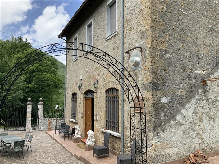 Image No.8-4 Bed Property for sale