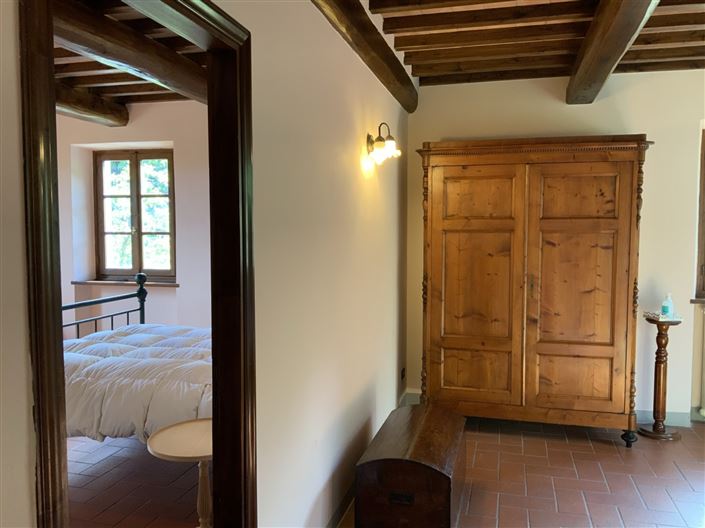 Image No.15-4 Bed Property for sale