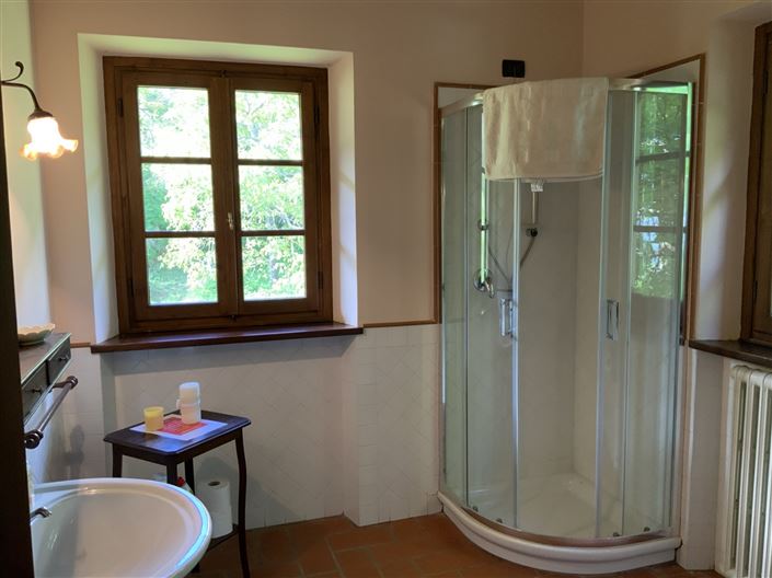 Image No.19-4 Bed Property for sale