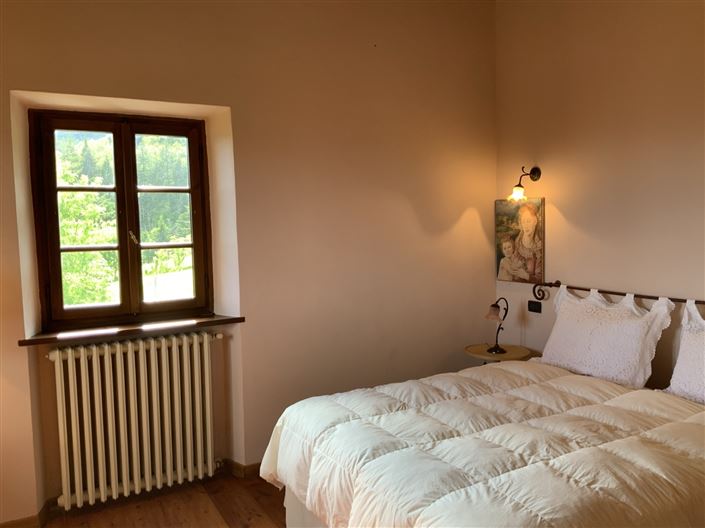 Image No.22-4 Bed Property for sale