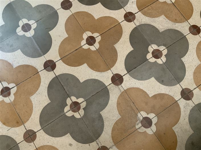 Image No.15-5 Bed Property for sale