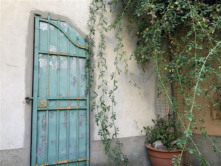 Image No.22-5 Bed Property for sale