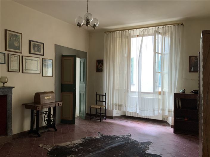 Image No.9-3 Bed Property for sale