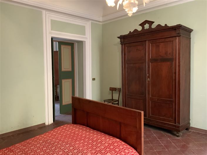 Image No.14-3 Bed Property for sale