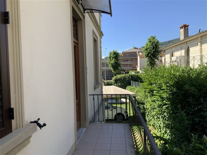 Image No.5-3 Bed Property for sale