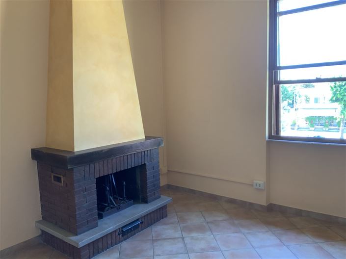 Image No.8-3 Bed Property for sale