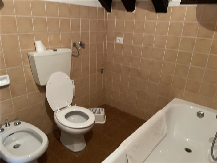 Image No.12-2 Bed Property for sale