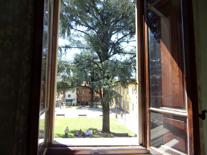 Image No.10-2 Bed Property for sale