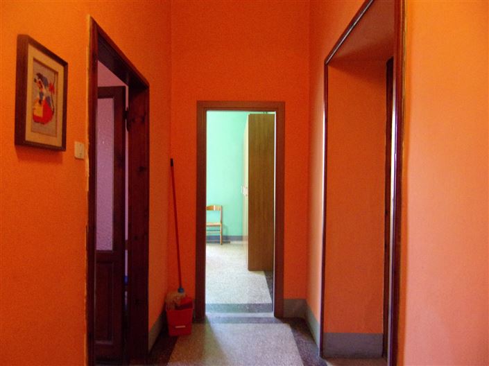 Image No.11-2 Bed Property for sale